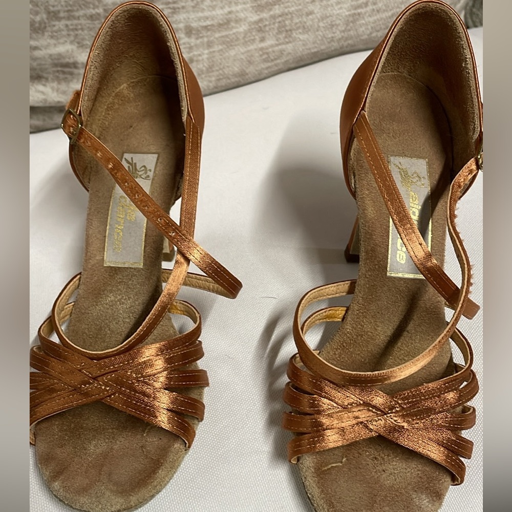 Aida dance heels
